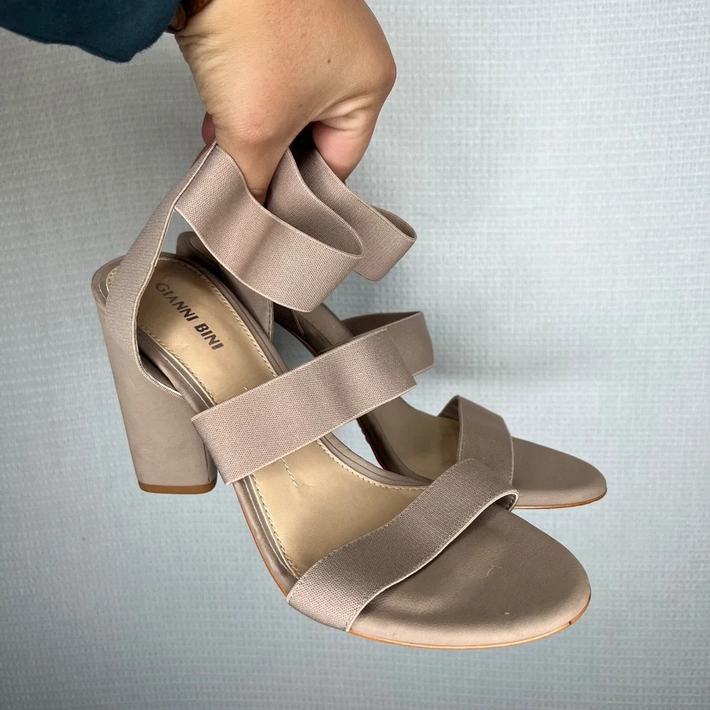 Gianni Bini Womens Heels Elastic Straps Block Heel Sandals Size 9M Taupe